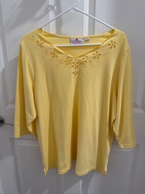 Quacker factory petty yellow shirt. XL